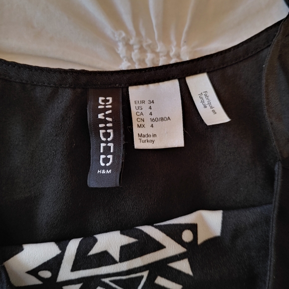 H&M Divided Size 4 Graphic Tank Top - Picture 4 of 5